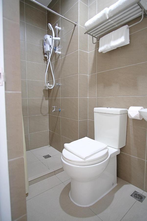ซูโกร Hotel บาโคลอด ภายนอก รูปภาพ